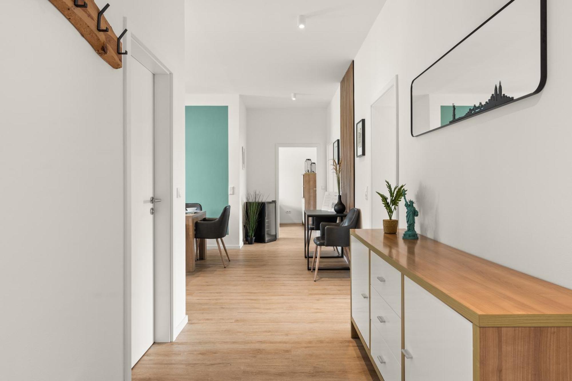בילפלד Homely-Apartment Manhattanart, Zentral, Parkplatz, Billard,Ps4, Dart, Balkon מראה חיצוני תמונה