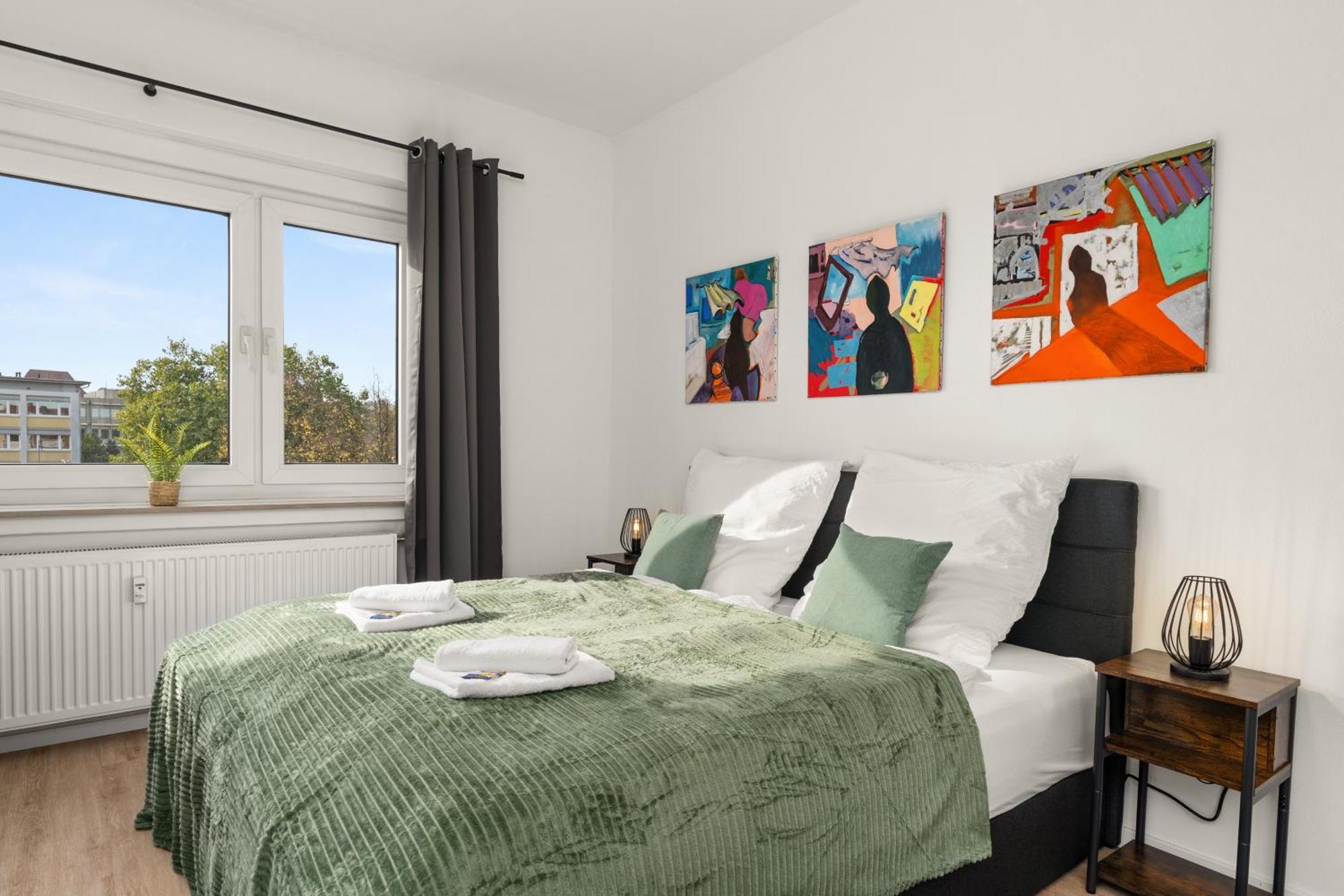 בילפלד Homely-Apartment Manhattanart, Zentral, Parkplatz, Billard,Ps4, Dart, Balkon מראה חיצוני תמונה